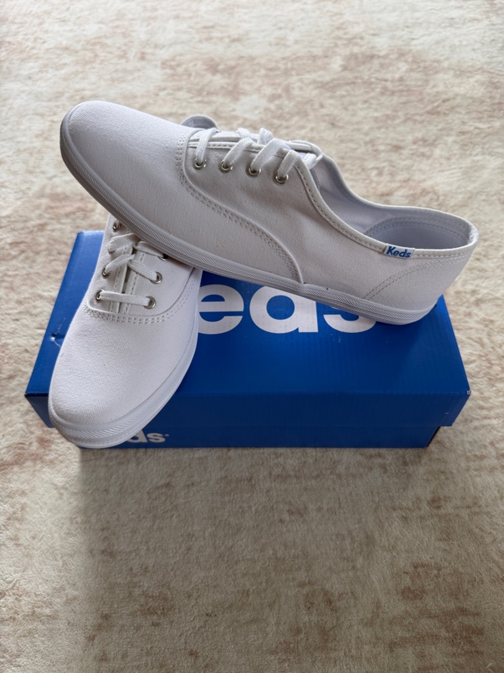 Keds Women's Champion Lace-Up Fashion Sneaker White Size 7.5